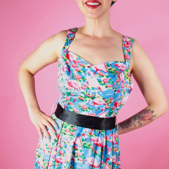 Flamingo Blue Pink Tropical Print Vintage Style Fit and Flare Dress Size 6 - Picture 3 of 10